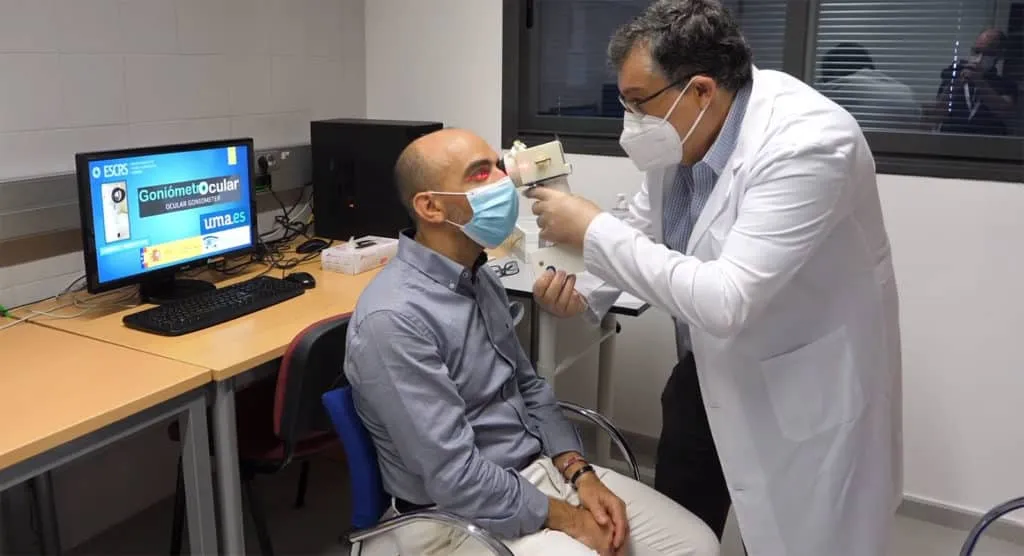 Salvador-Nebro-Cobos-UMA-Goniometro-ocular