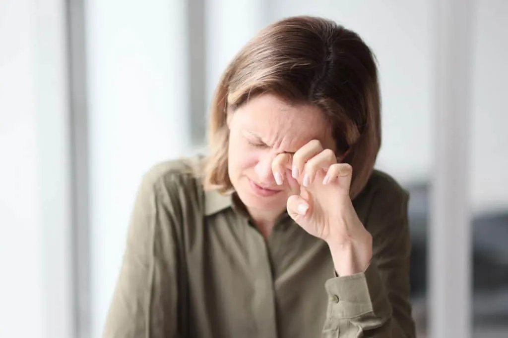 me duele el ojo pero no tengo nada